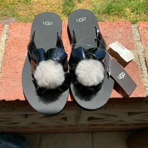 NWT- UGG Black Flip Flop Size 4